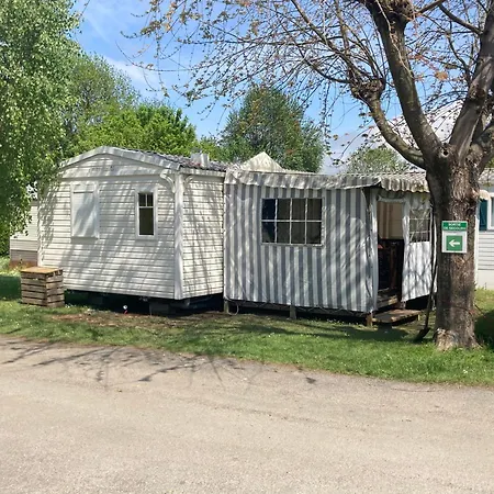 Κάμπινγκ Mobil-home Gere-Belesten